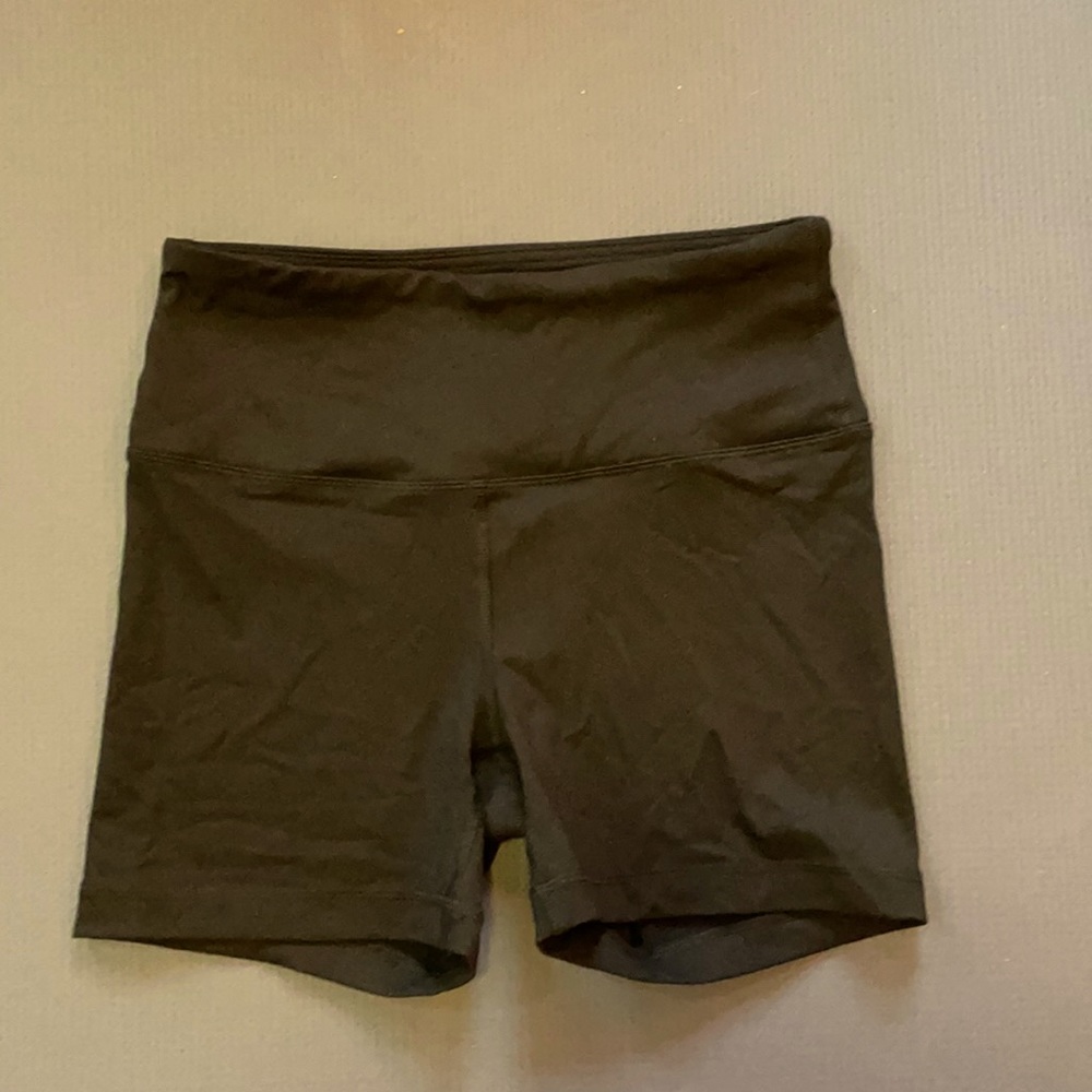 90 degree bike or yoga shorts